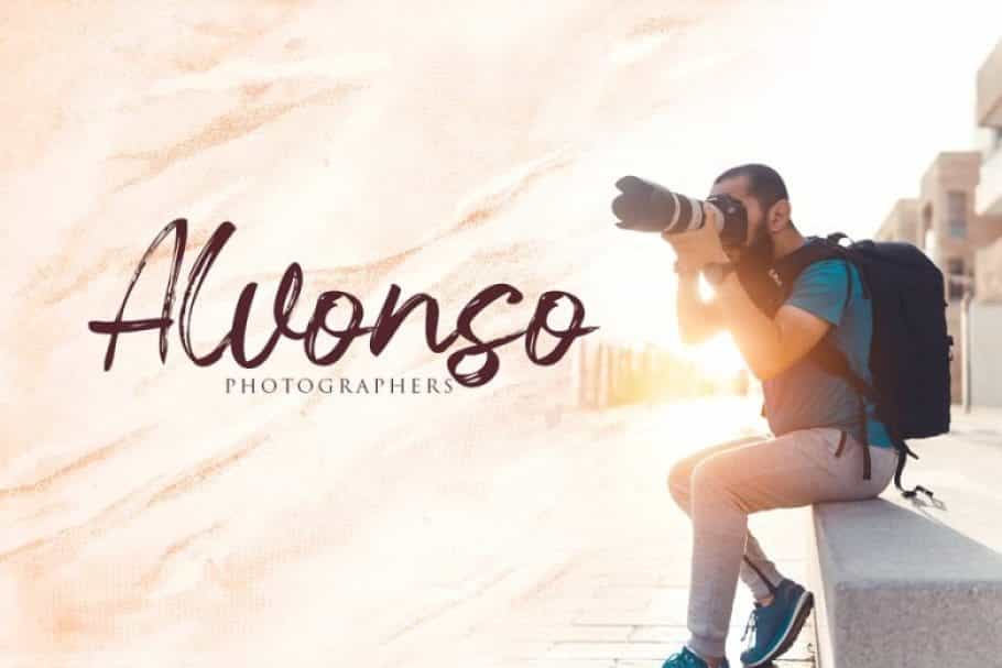 Salazur Brush Font Image 2