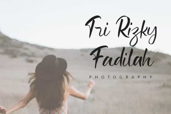 Rusty Frozee Script Font Image 3