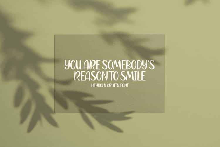 Heylolly Display Font Image 2