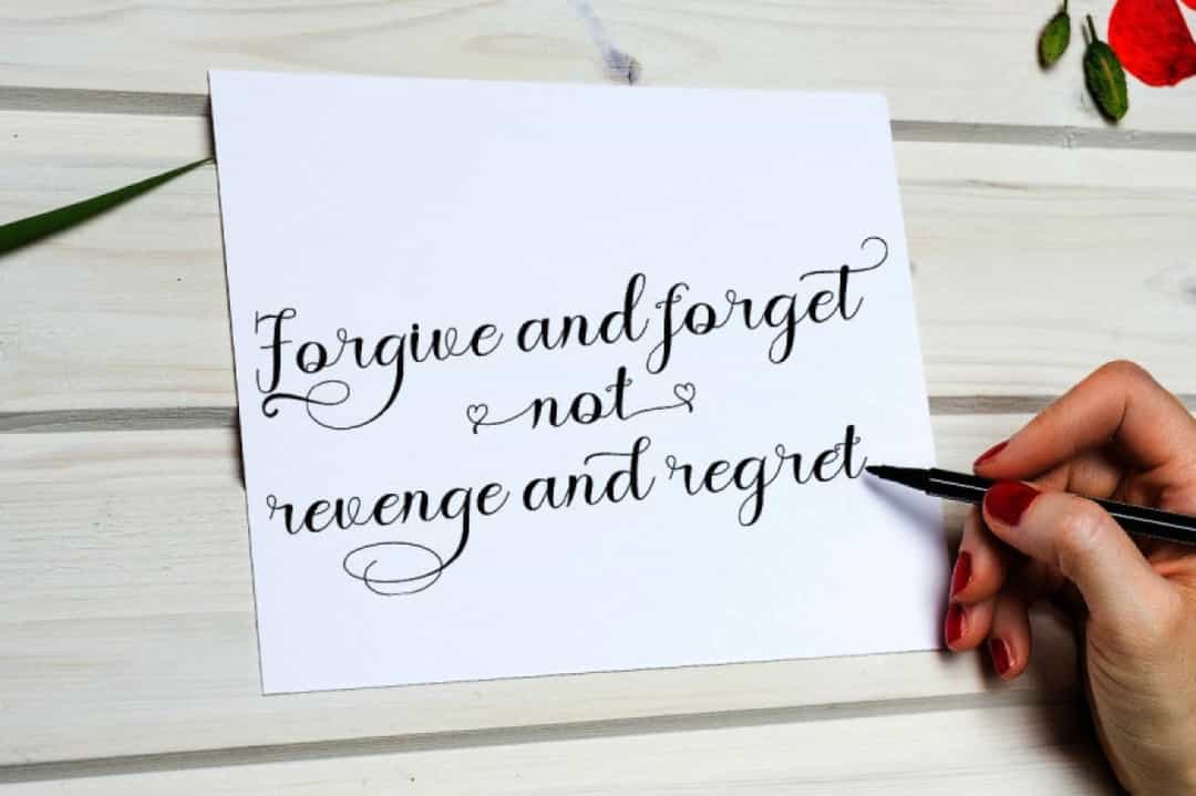 Agelliya Font Image 2