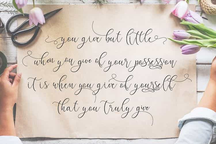 Mikayla Script Font Image 3