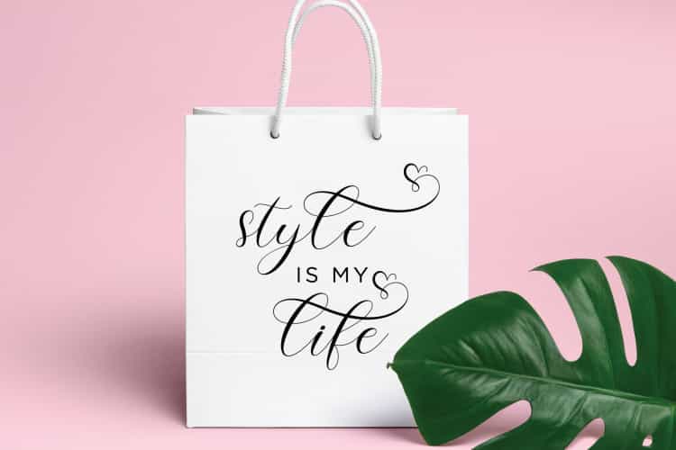 Alyana Script Font Image 2