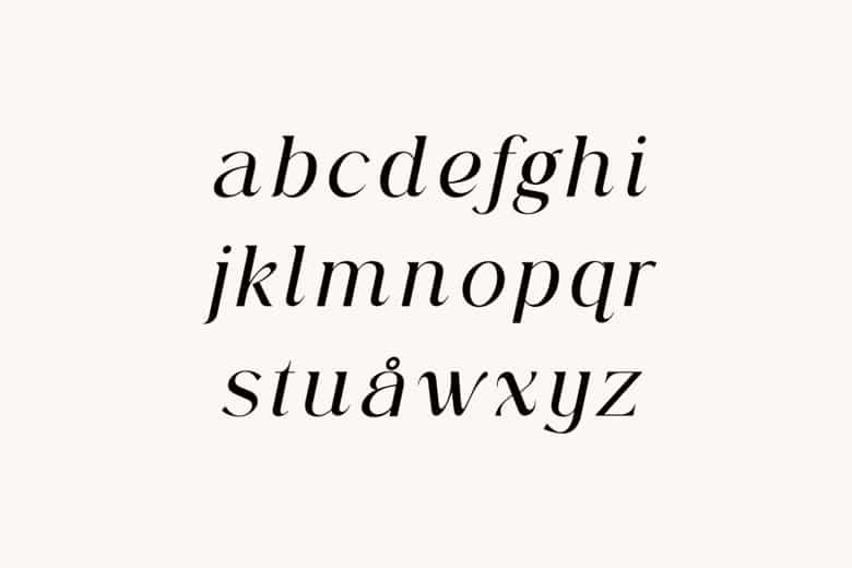 Royale Blackstone Font Image 3