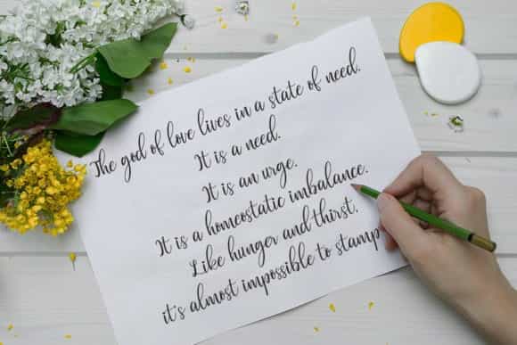 Valentinoa Font Image 2