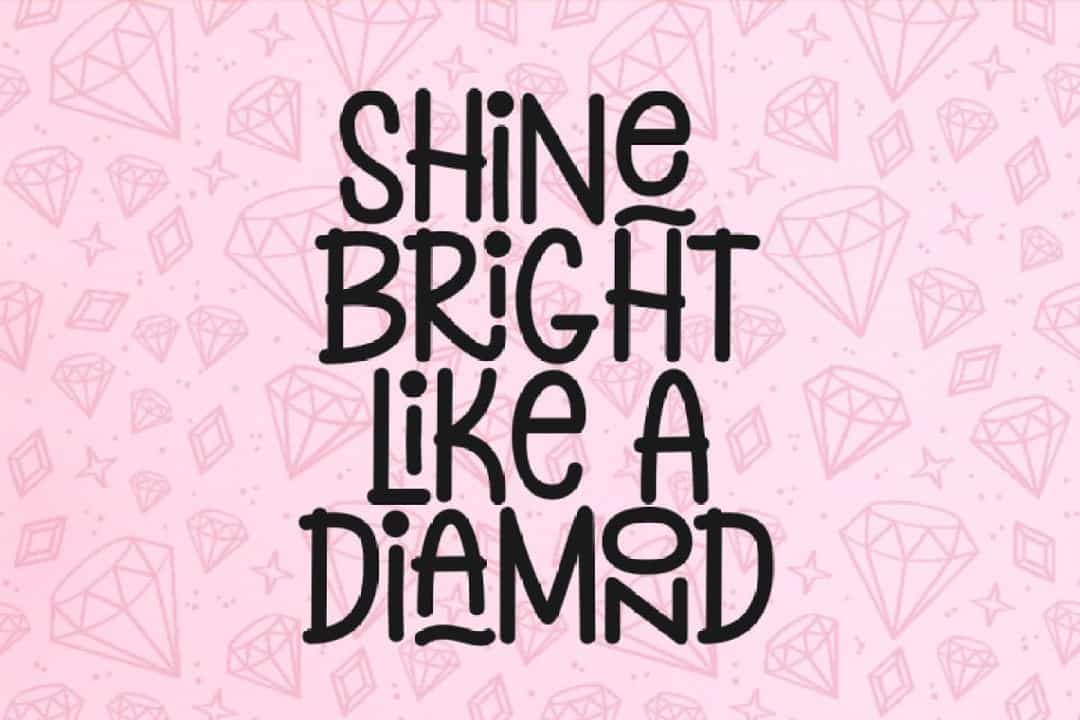 Holla Monday Display Font Image 2